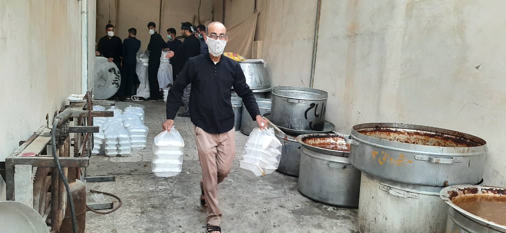 اطعام نيازمندان به همت بچه‌ مسجدي‌هاي بوشهر در اربعين حسيني