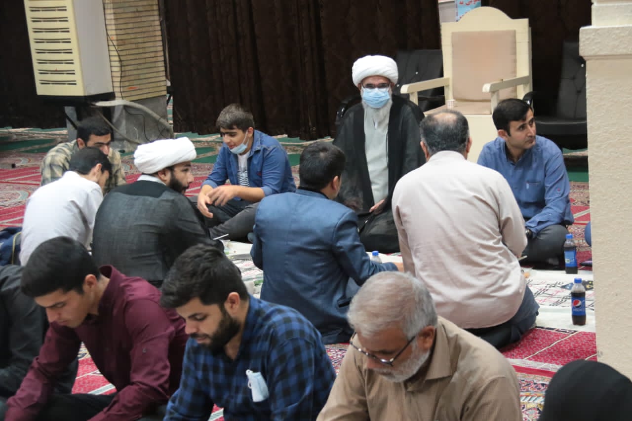 آيت‌الله صفايي بوشهري از کانون‌هاي مساجد استان بوشهر در ضيافت افطار ميزباني کرد
